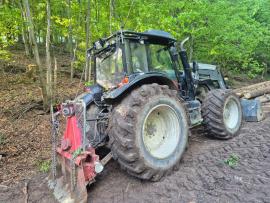 Traktor VALTRA T193 | Metsatöömasinad | Puidutööstuse masinad | KOMITrade s.r.o.